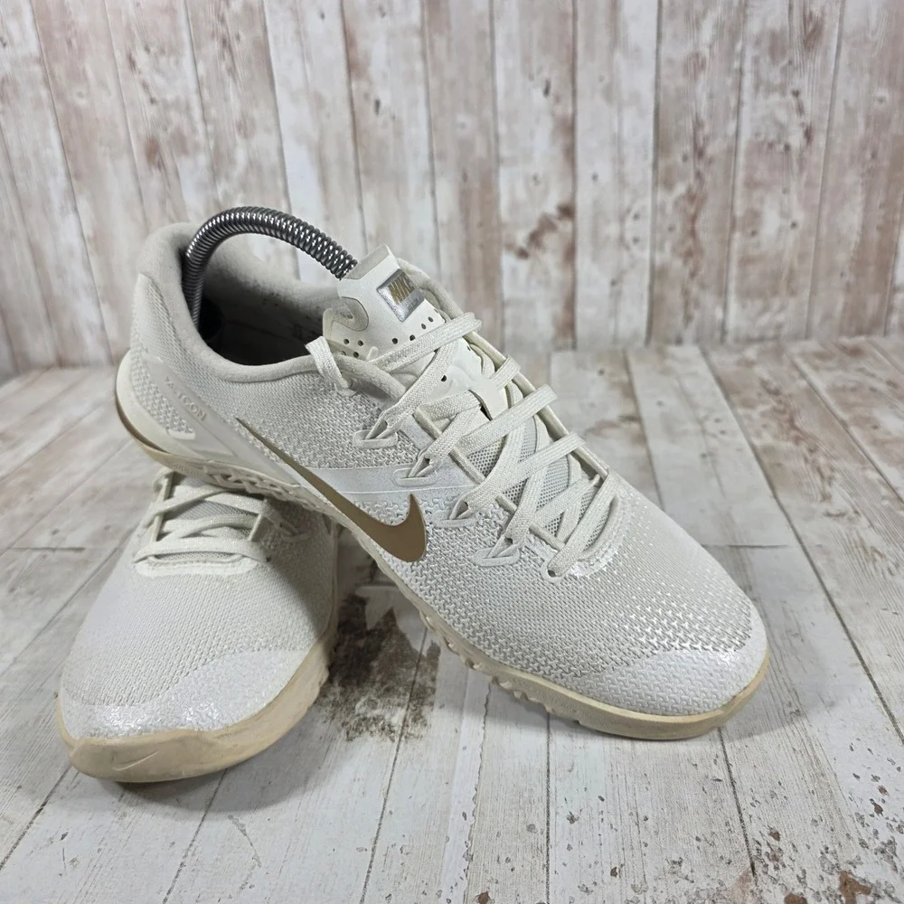 Nike Metcon 4 Womens 9.5 Sail Metallic Gold Training Shoes AV2141-120